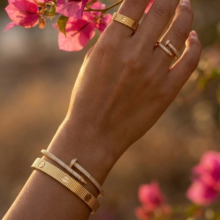 Luxe Nail Gold Bracelet