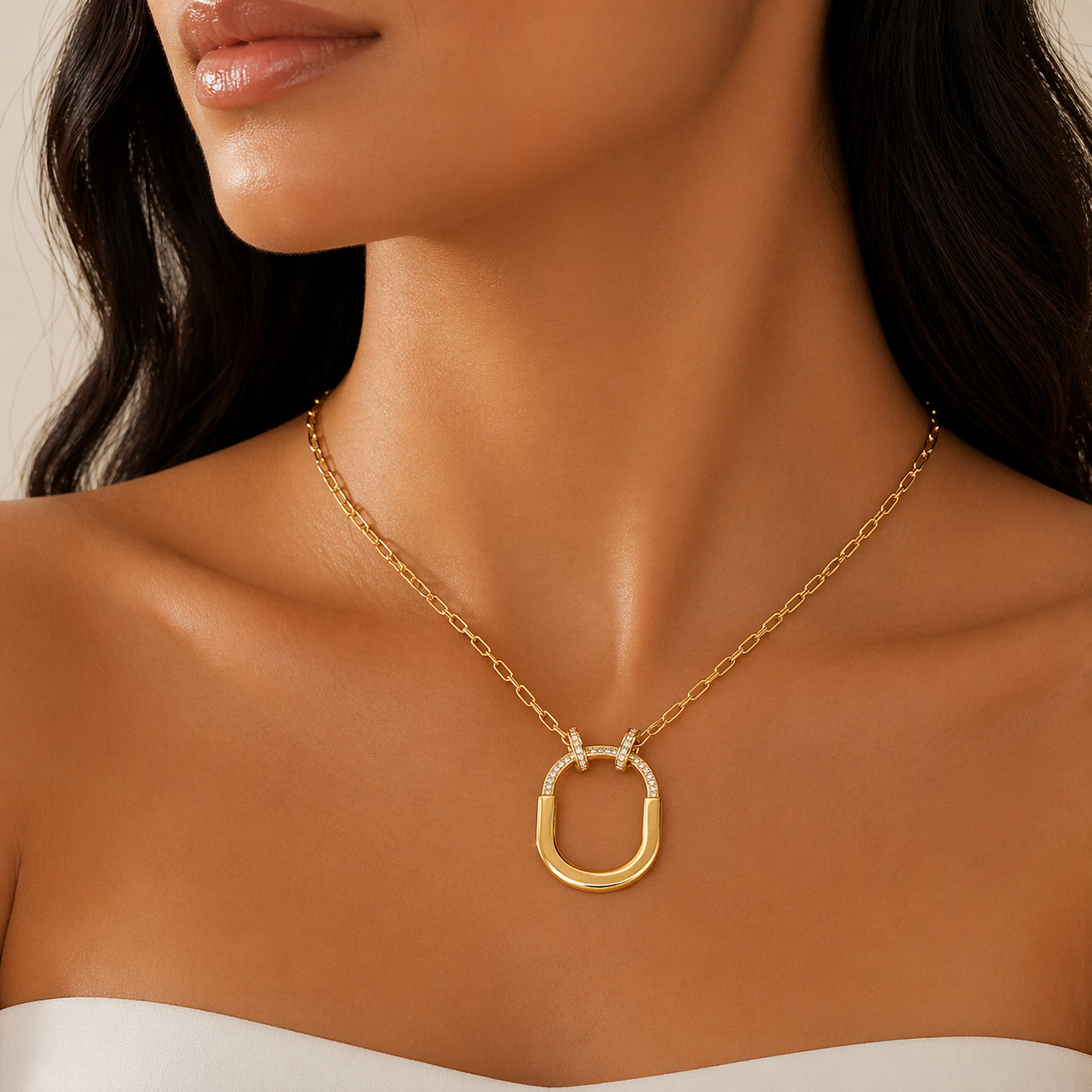 Luxe Horseshoe Link Necklace