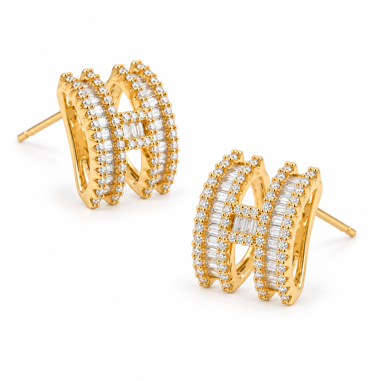 Éclat H Stud Earrings