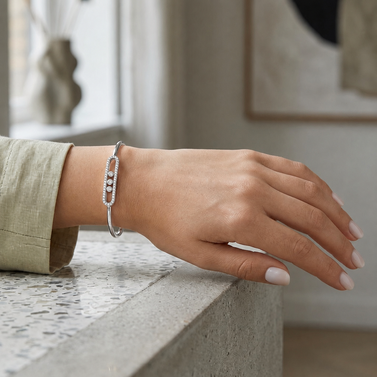 The Masterpiece Motion Bangle – Silver