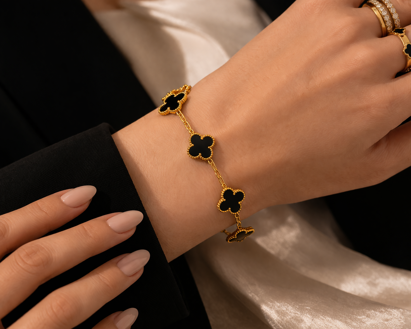Noir Clover Bracelet