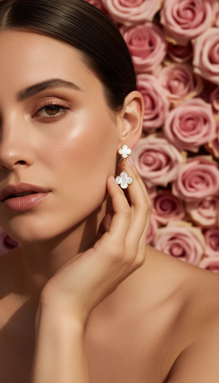 Éclat Blanc Clover Drop Earrings