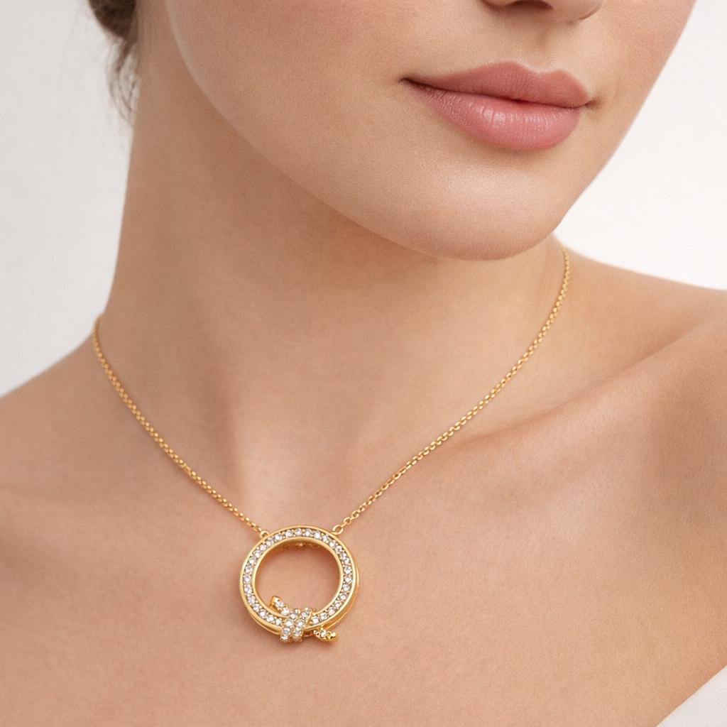 Lumière Circle Pendant Necklace