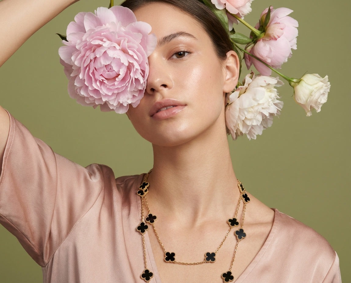 Élégance Long Clover Necklace 35”