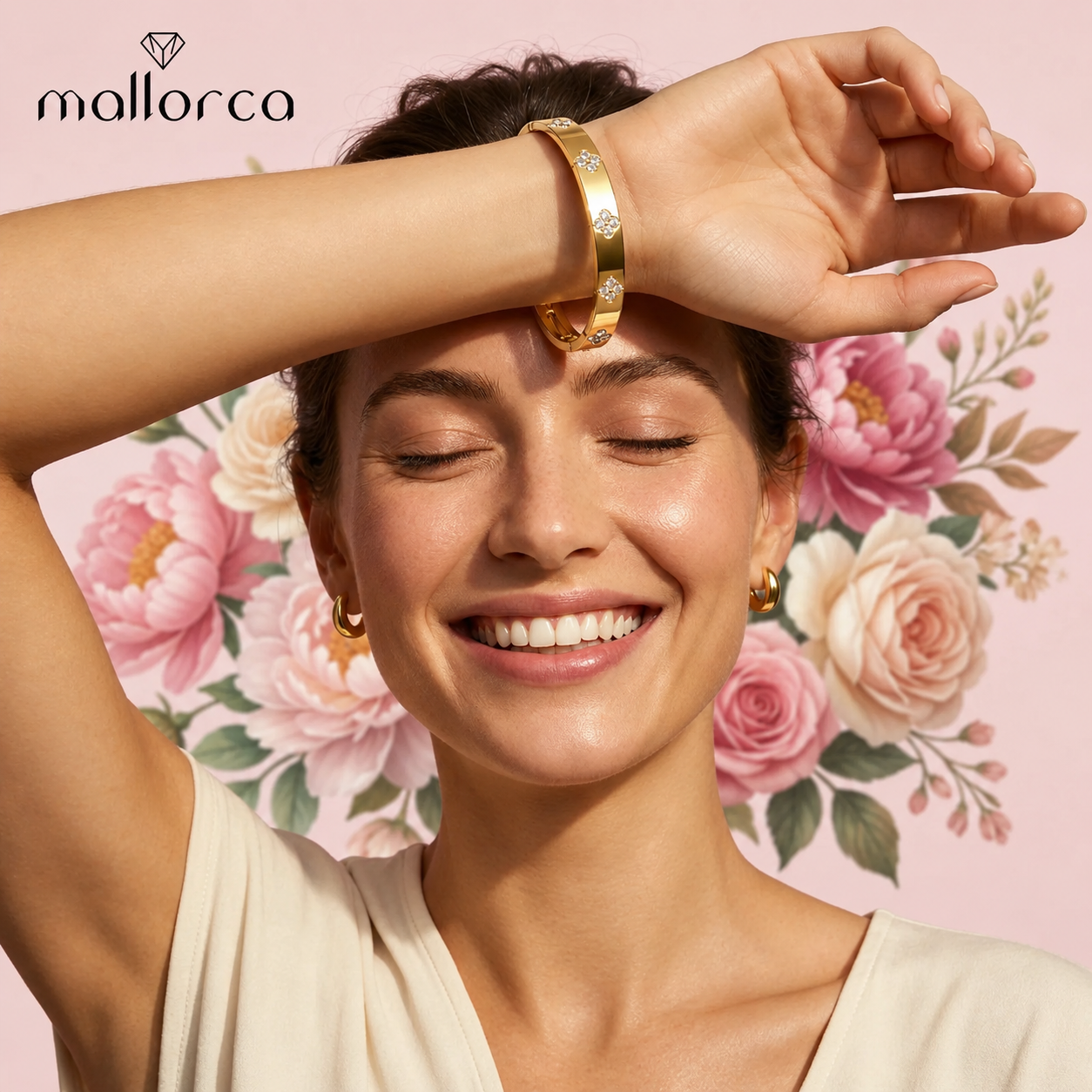 Crystal Clover Gold Bangle