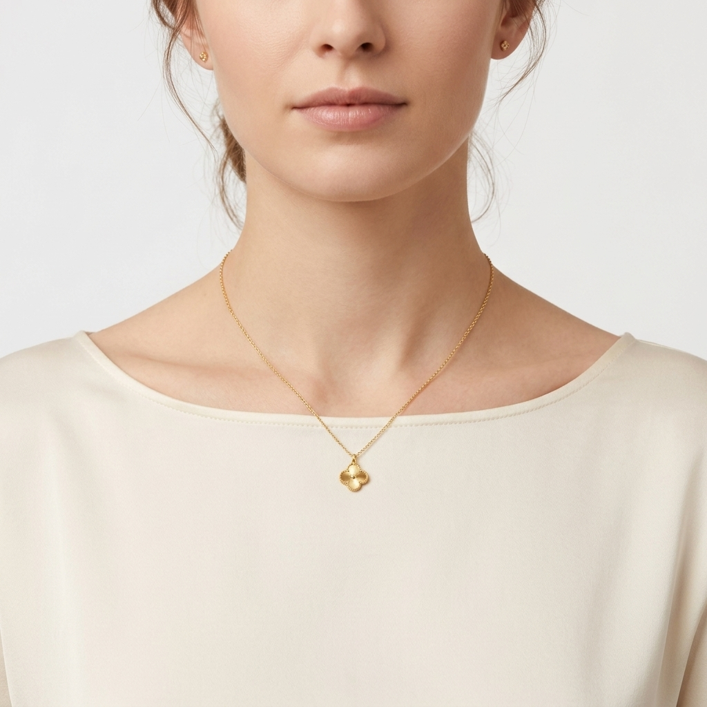 Mini Fleur Pendant Necklace