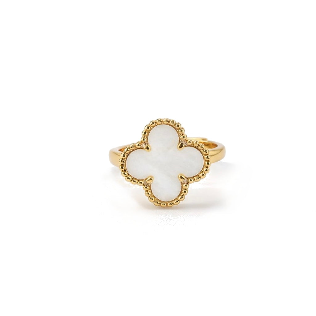 Clover Ring – White