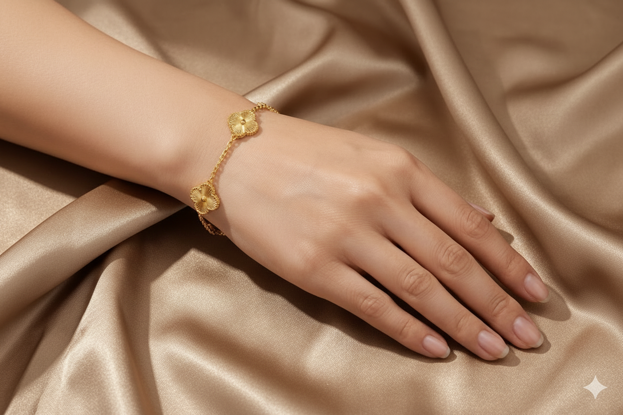 Aurora Clover Bracelet