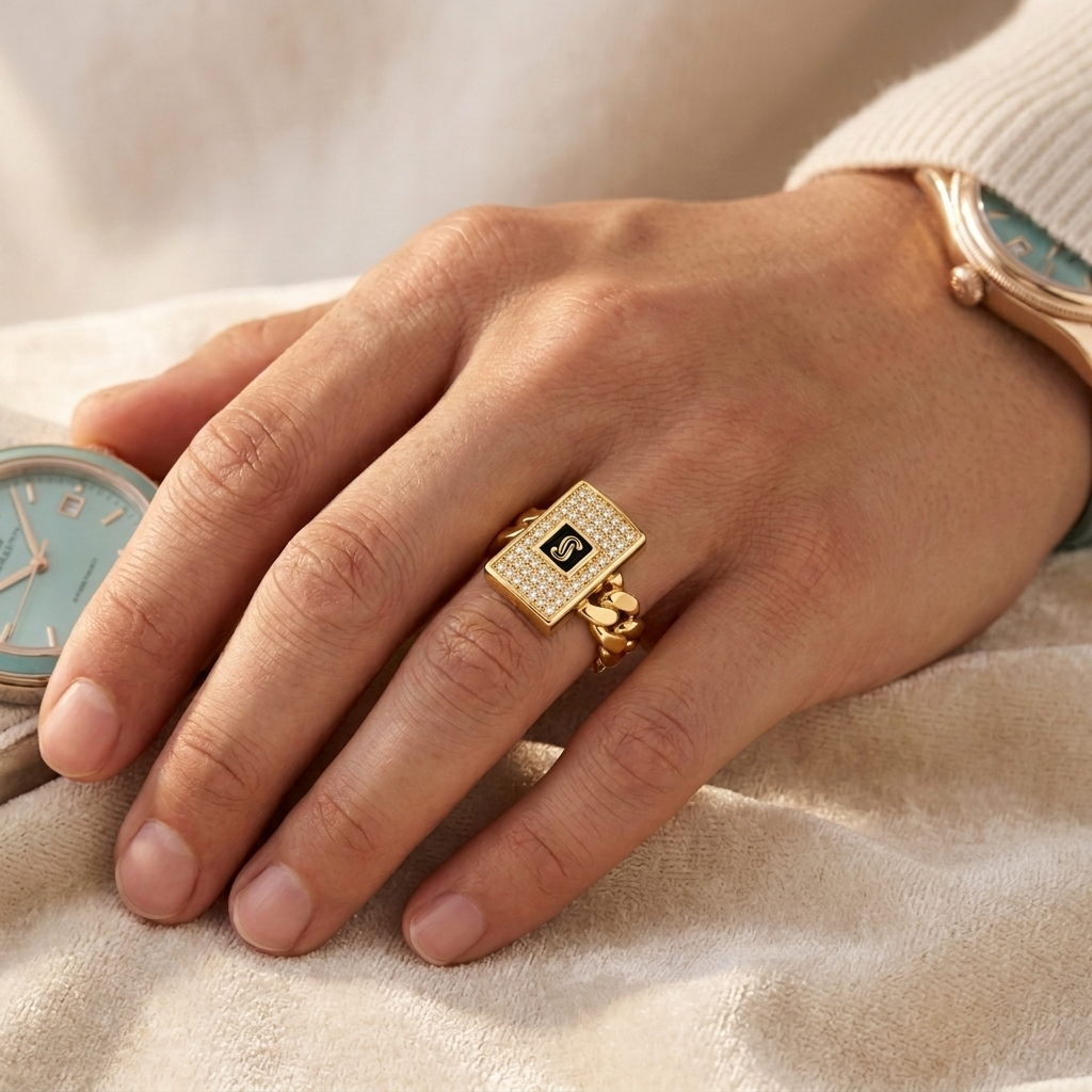 Noir Link Statement Ring