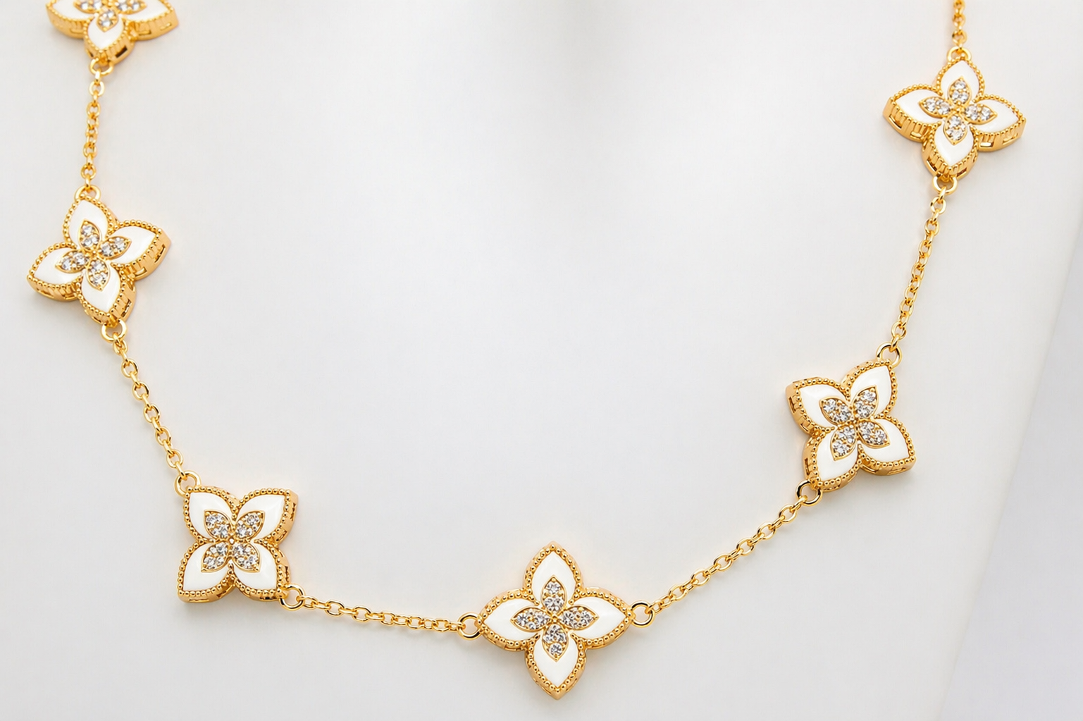 White Clover Luxury Necklace