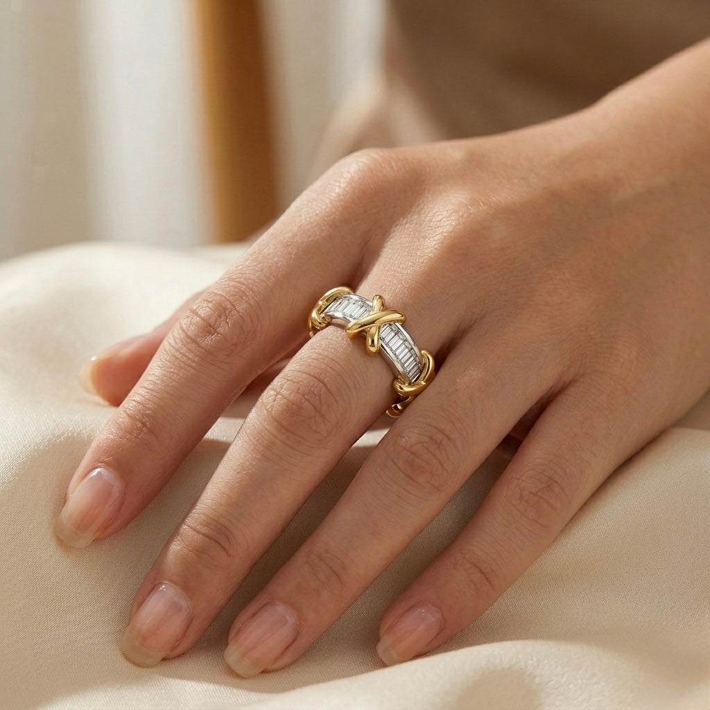 Amora Adjustable Ring