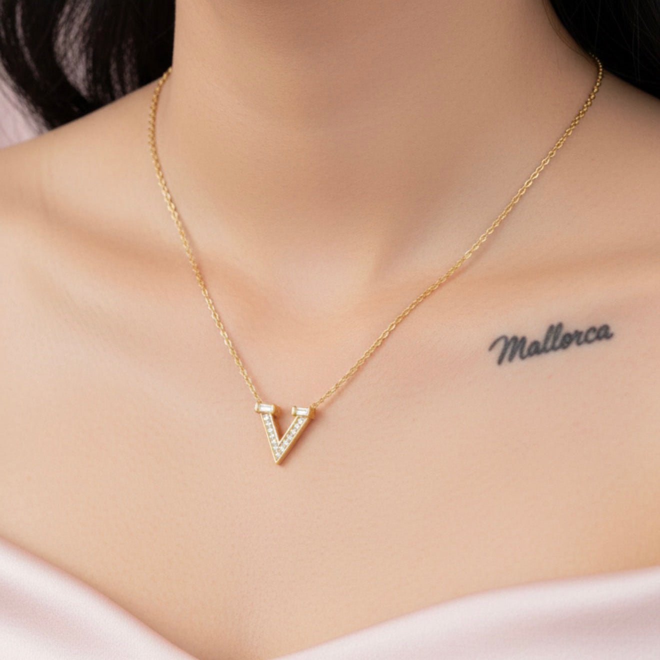 Vérité V Diamond Pendant