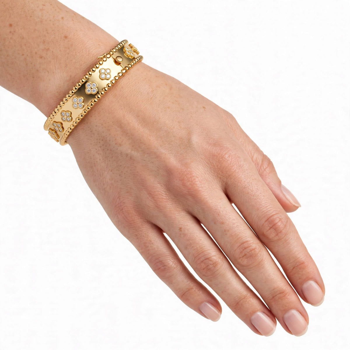 Celeste Clover Bangle – Gold
