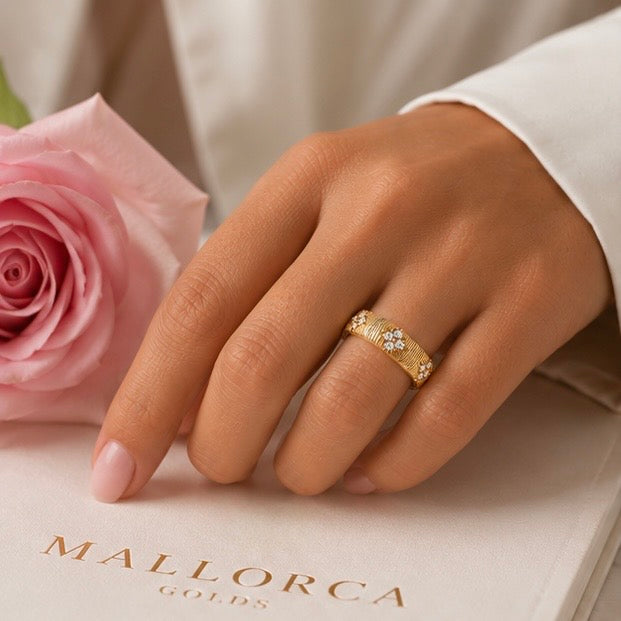 Vintage Floral Crystal Ring