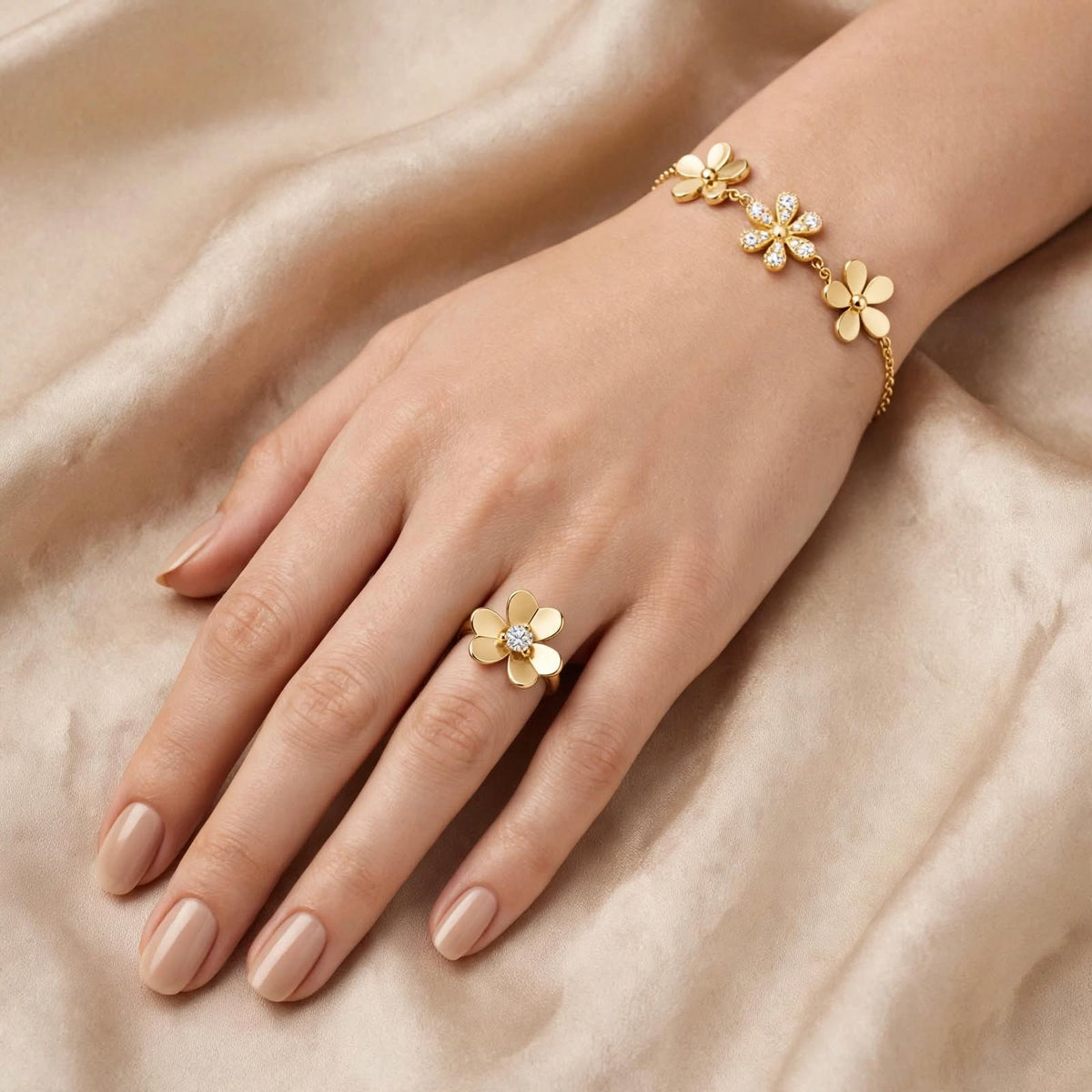 The Fleur Dorée Ring