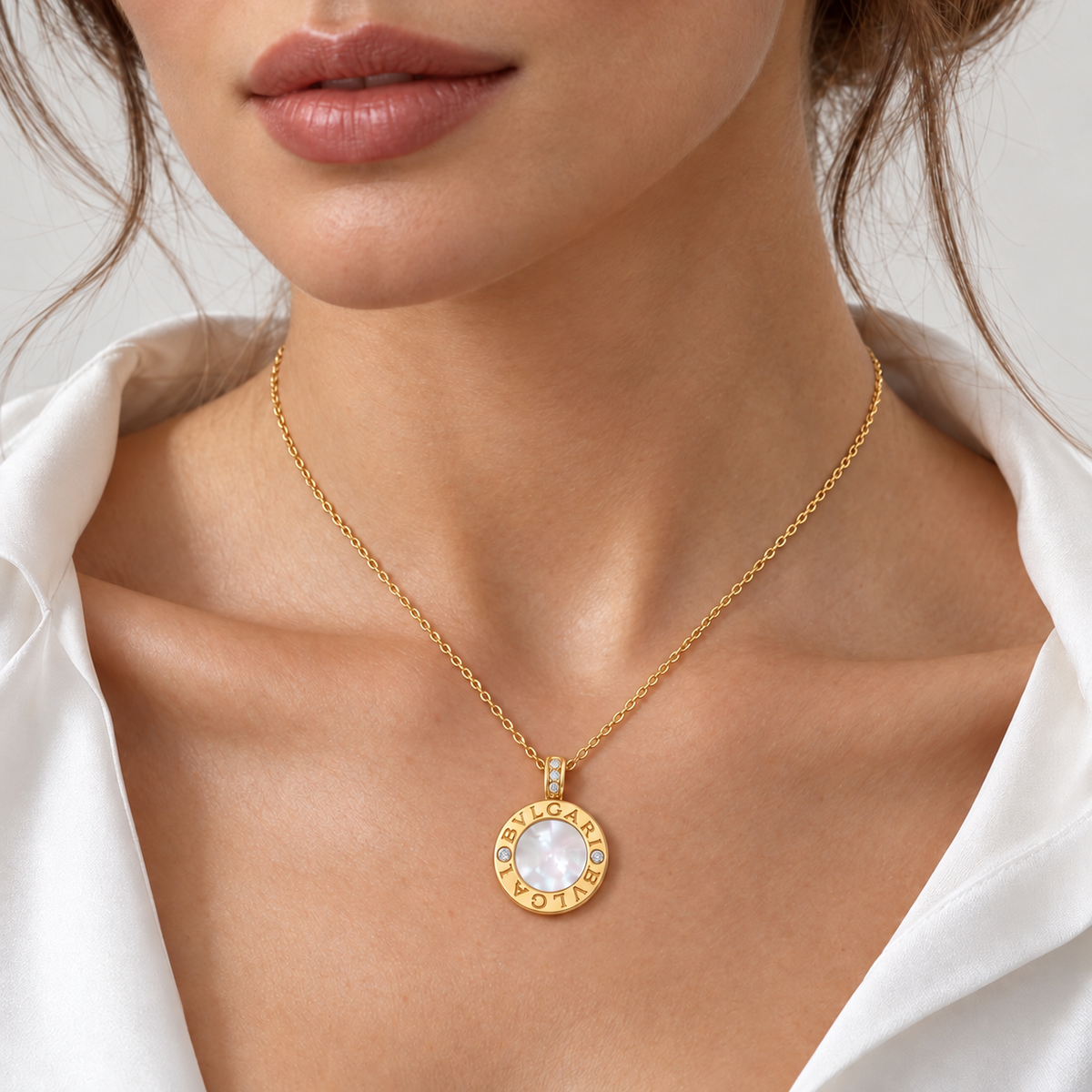 Perla Luxe Medallion Necklace