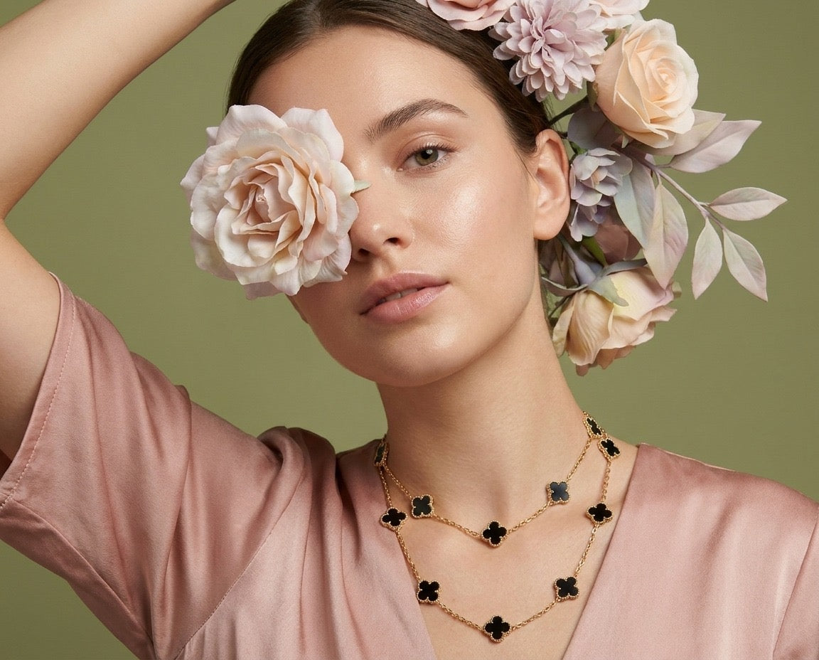 Élégance Long Clover Necklace 35”