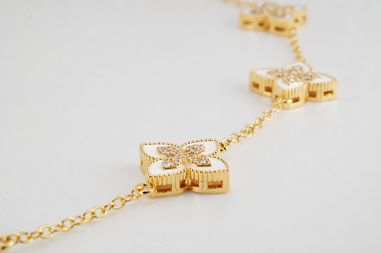 White Clover Luxury Necklace