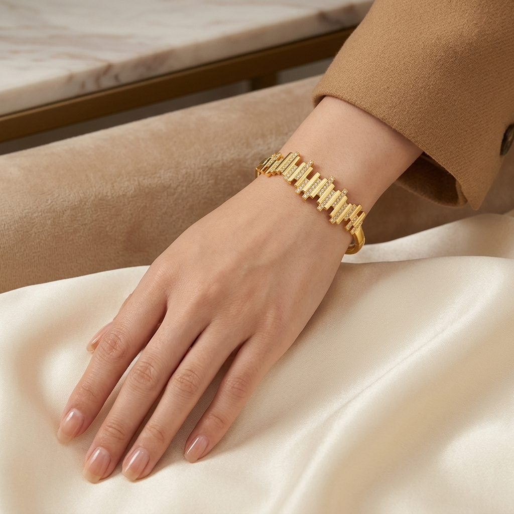 Élan Zircon Bangle