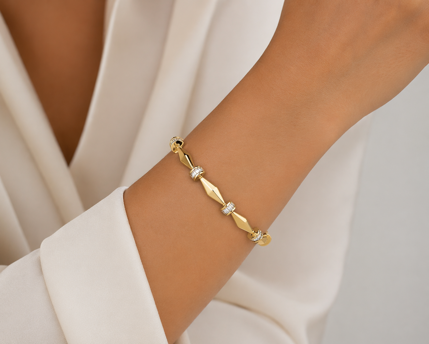 Golden Charm Heart Bracelet