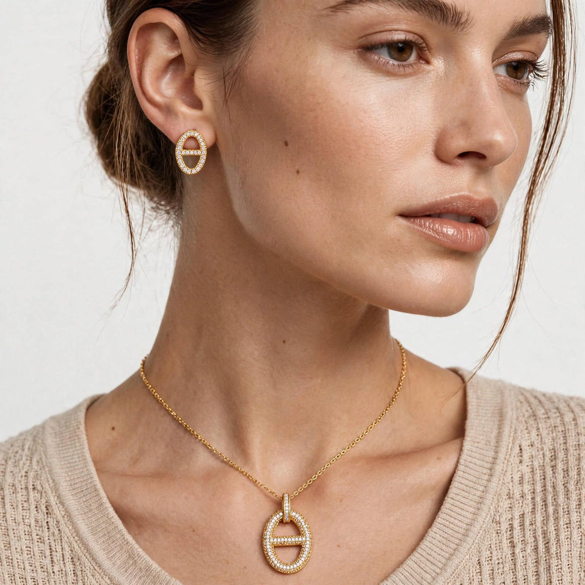 Trinity Oval Zircon Necklace