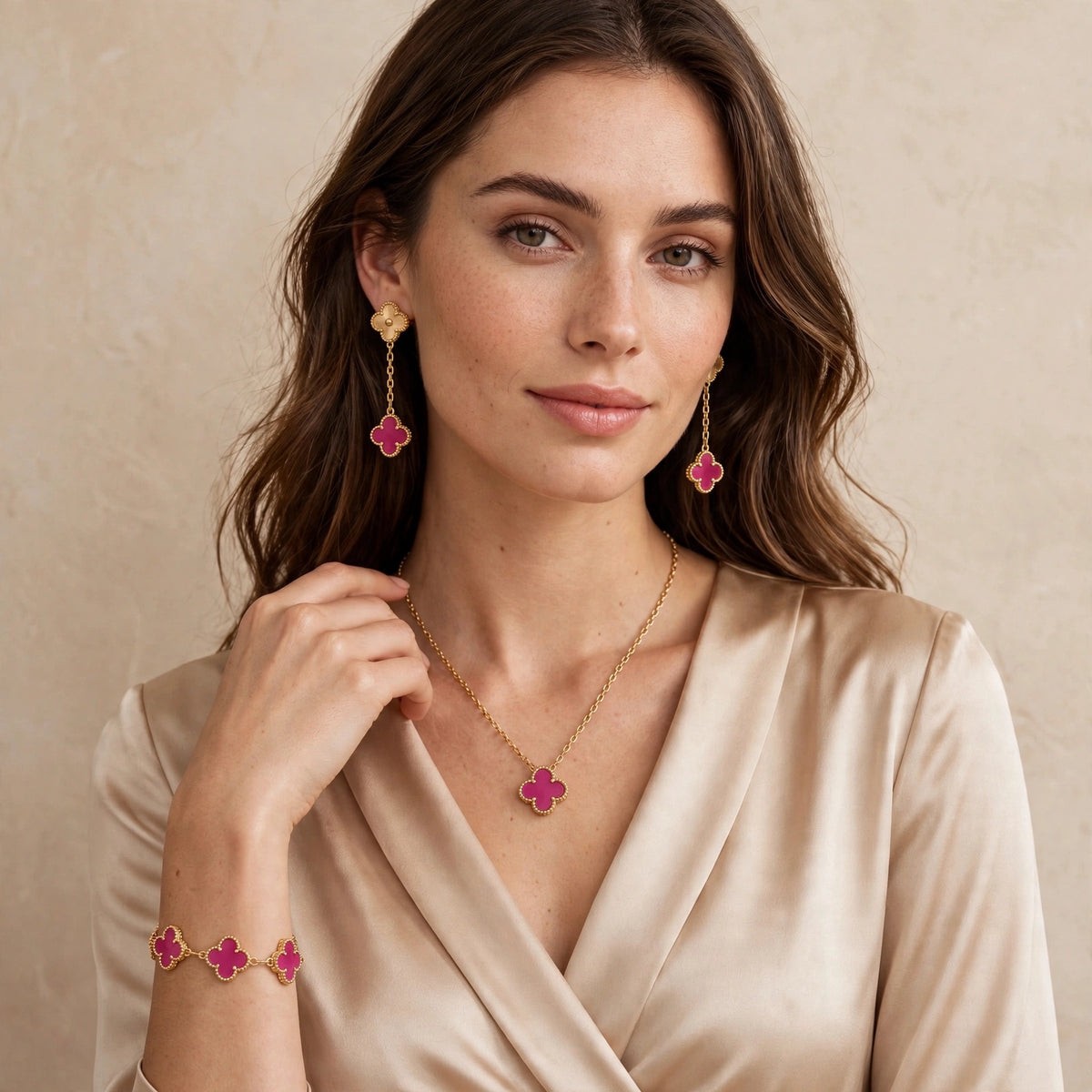 Fuchsia Clover Pendant Necklace