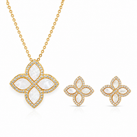 Pearl Clover Jewelry Set