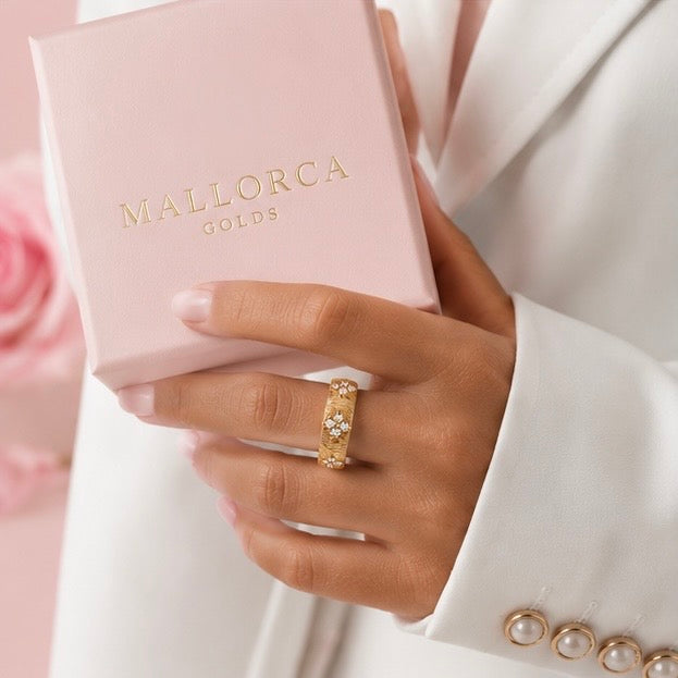 Vintage Floral Crystal Ring