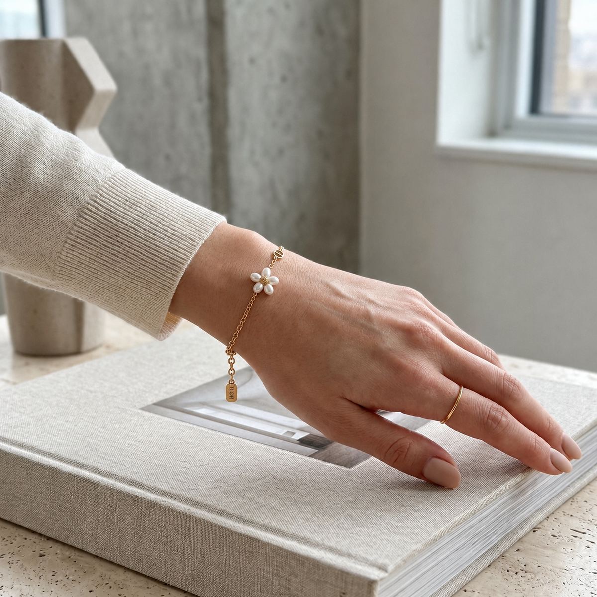 The Masterpiece Pearl Bloom Bracelet