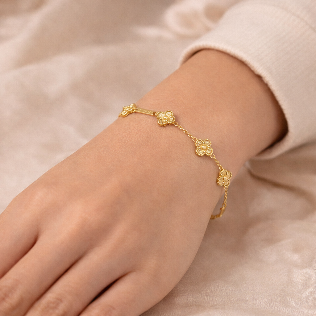 Mini Clover Bracelet – Gold