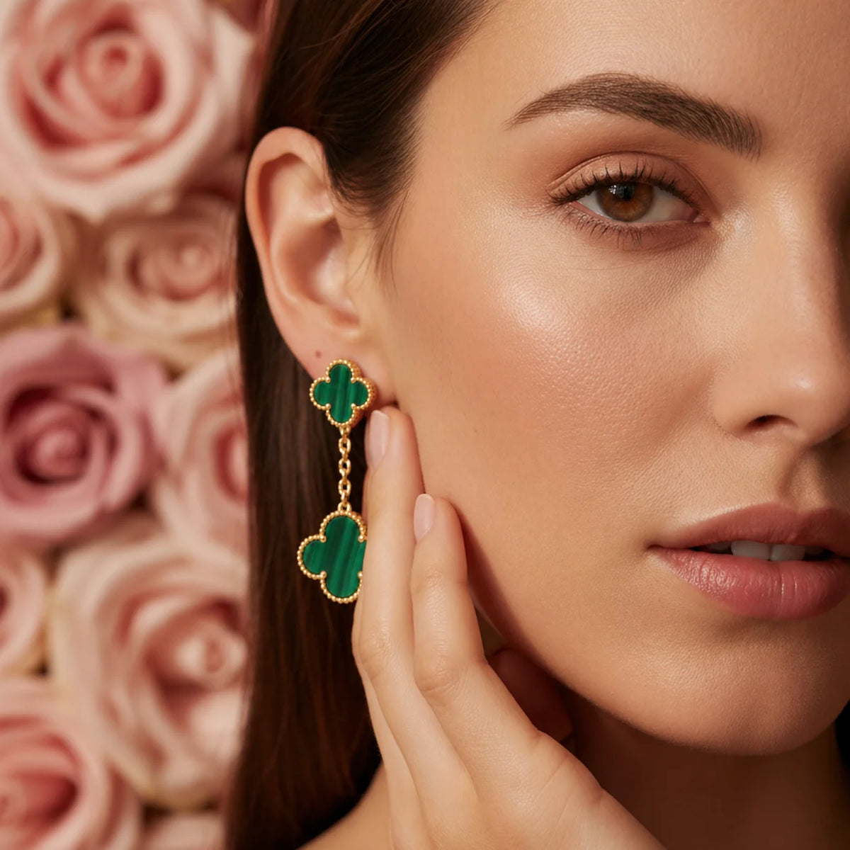 Éclat Émeraude Clover Drop Earrings
