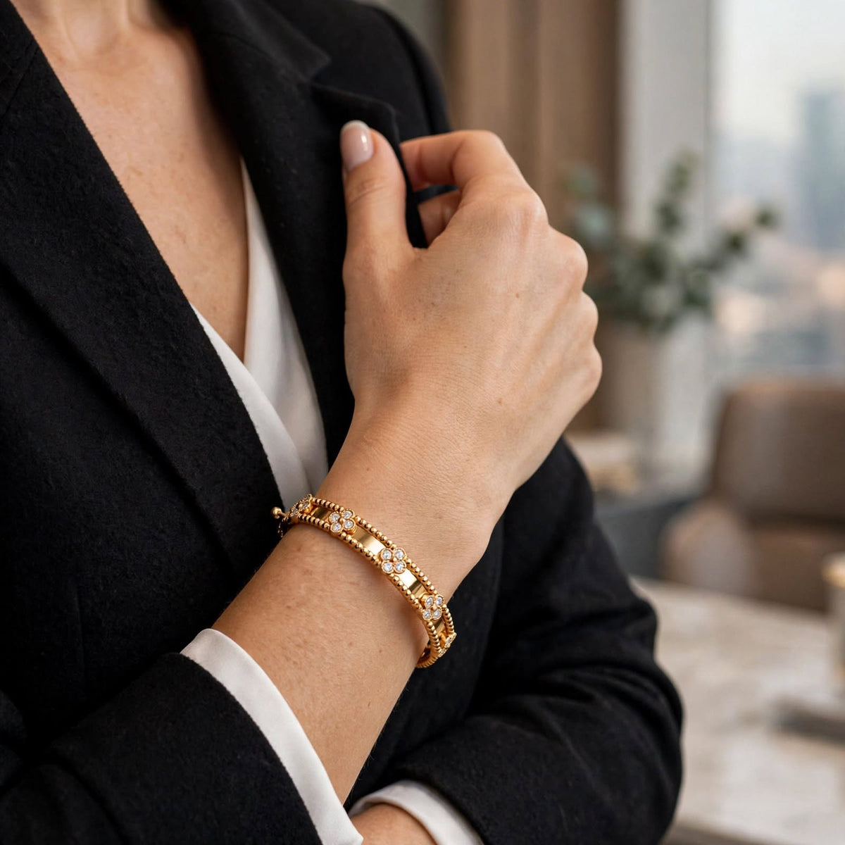 Signature Luxe Gold Bangle