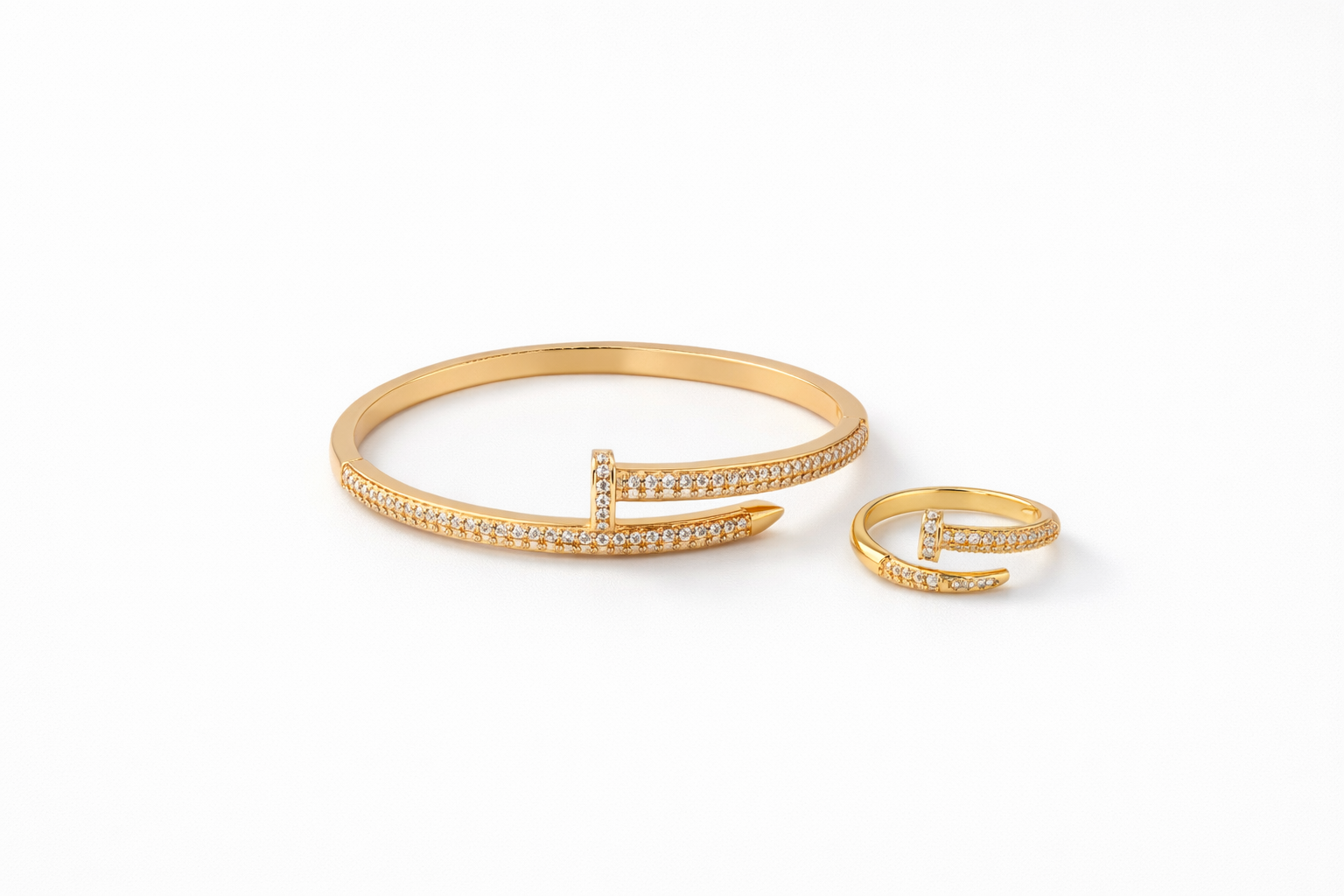 Luxe Nail Gold Bracelet