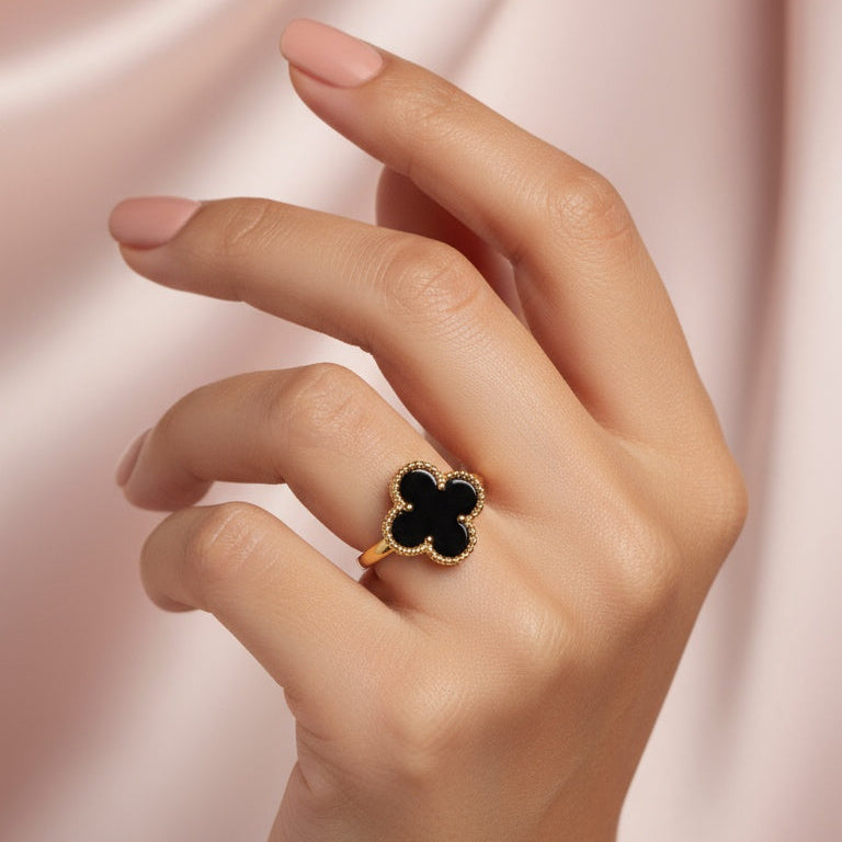 Noir Clover Ring
