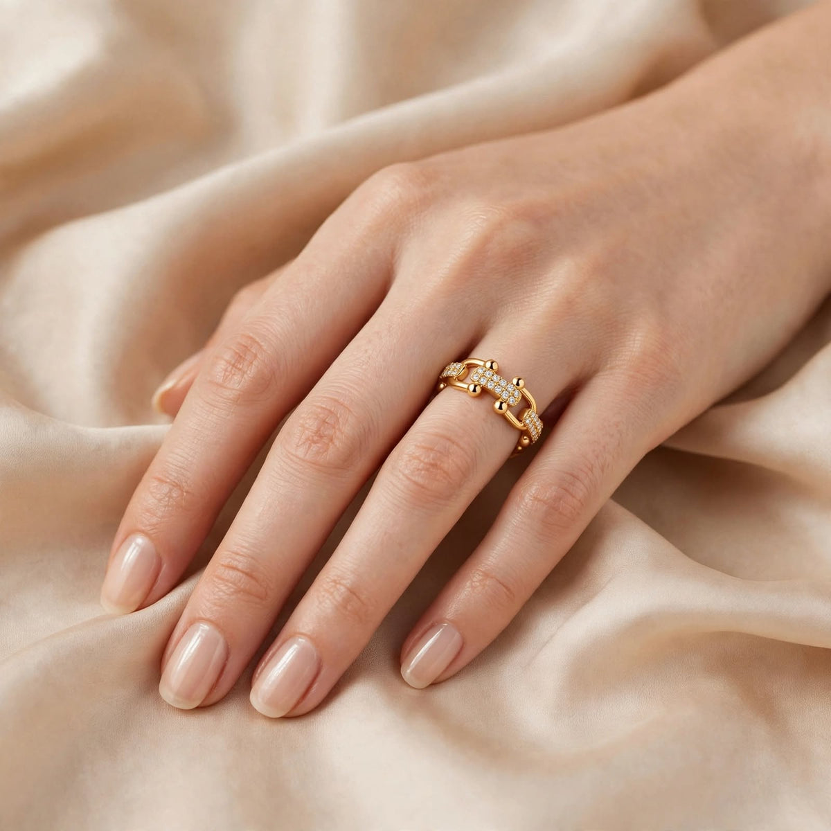 Zircon Chain Ring