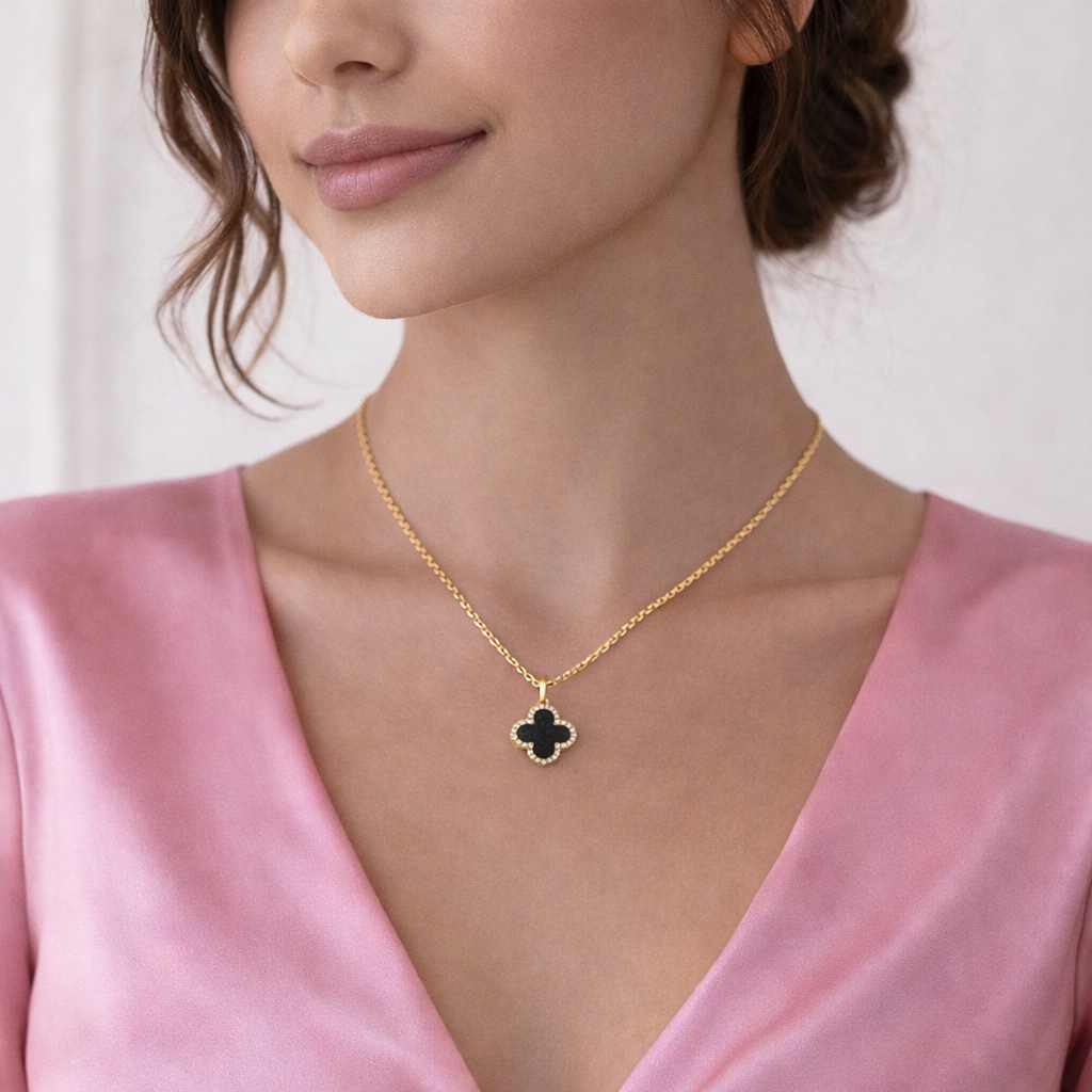 Mini Éclat Clover Necklace