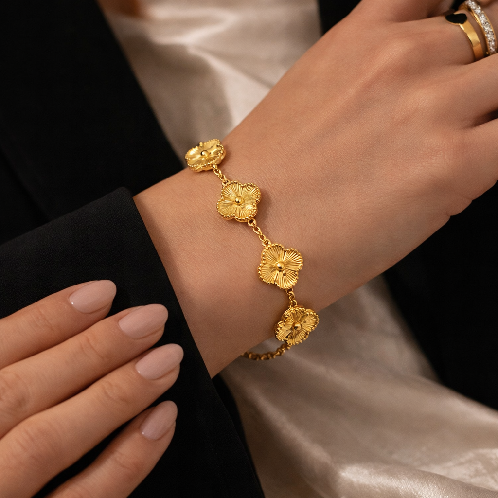 Aurora Clover Bracelet