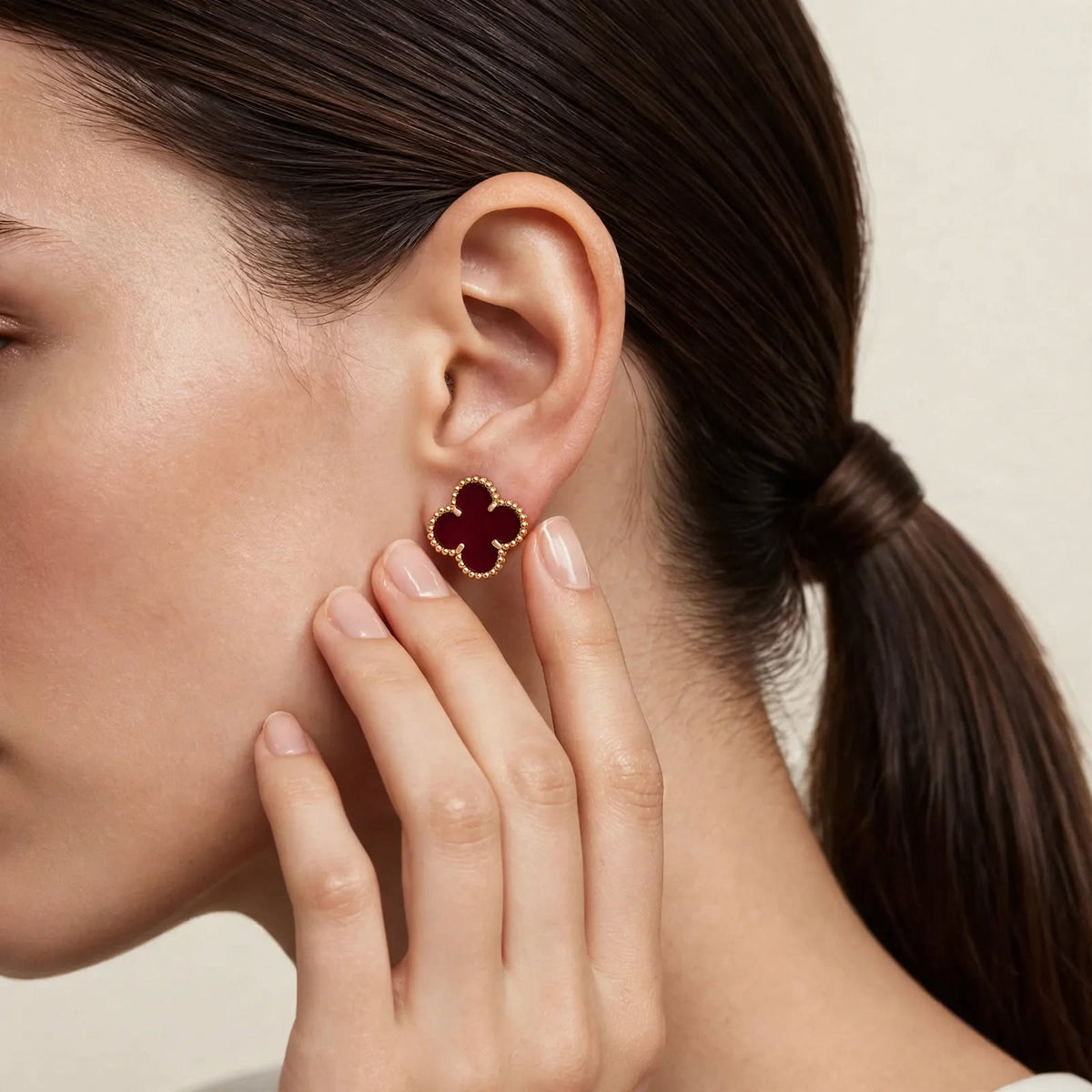 Luxe Clover Signature Earrings – Burgundy