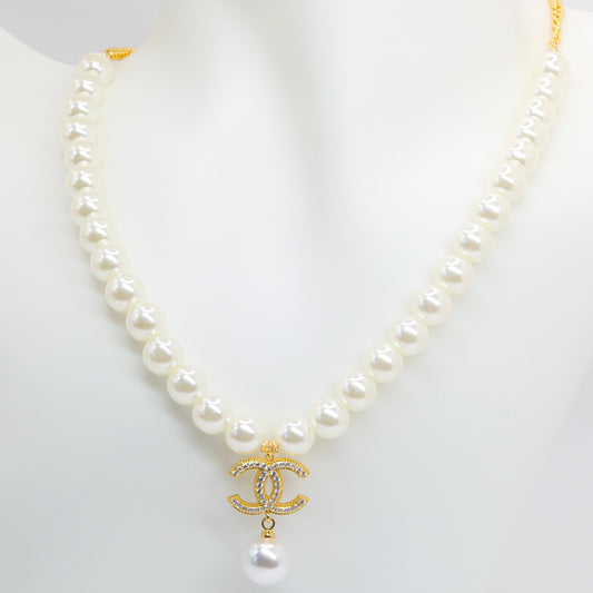 Golden Pearls Necklace