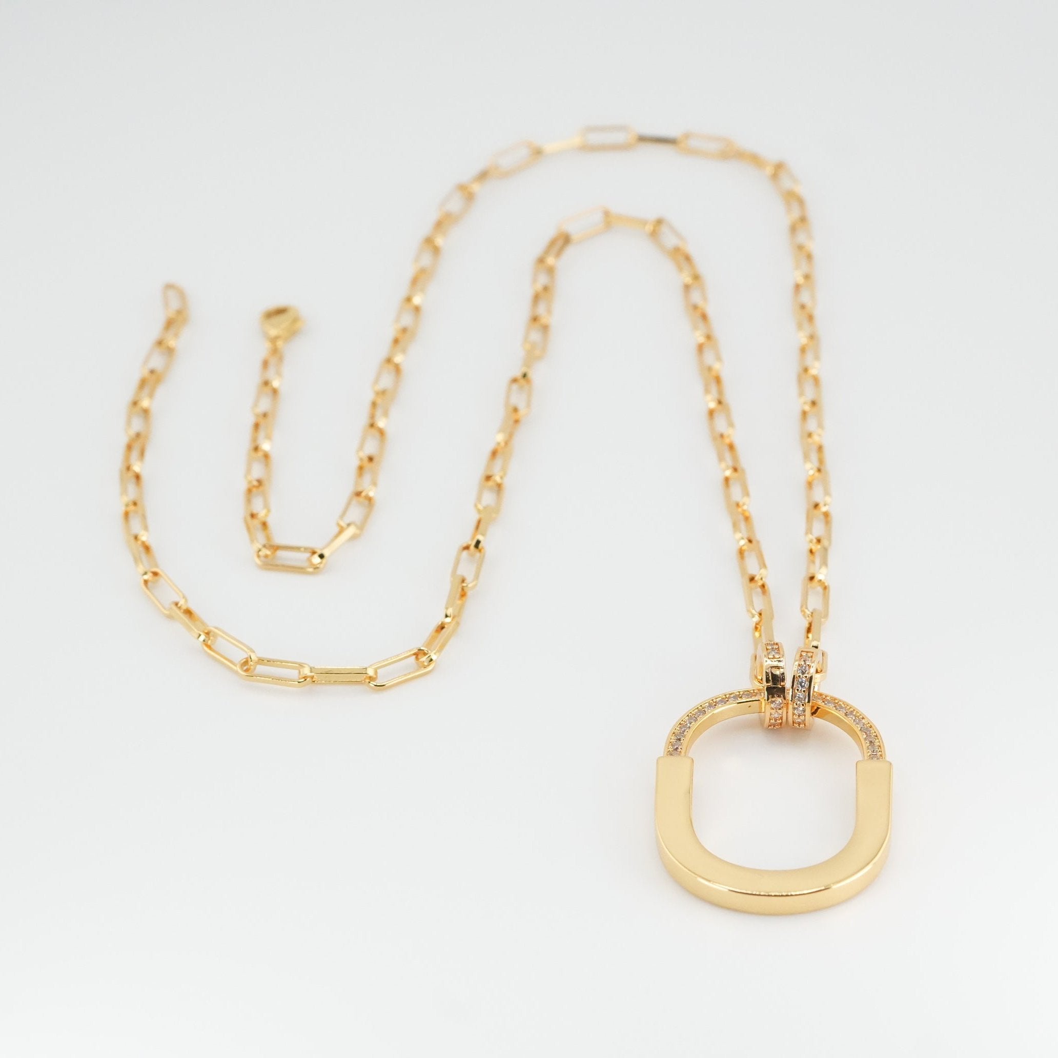 Luxe Horseshoe Link Necklace