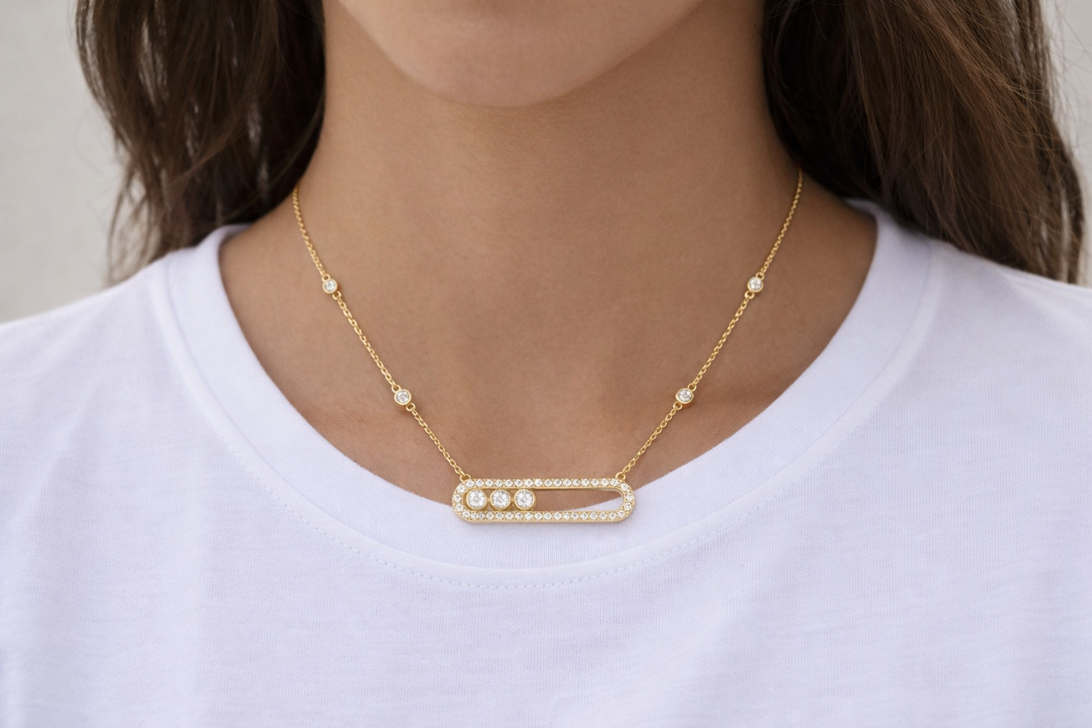 Lumière Pavé Bar Necklace