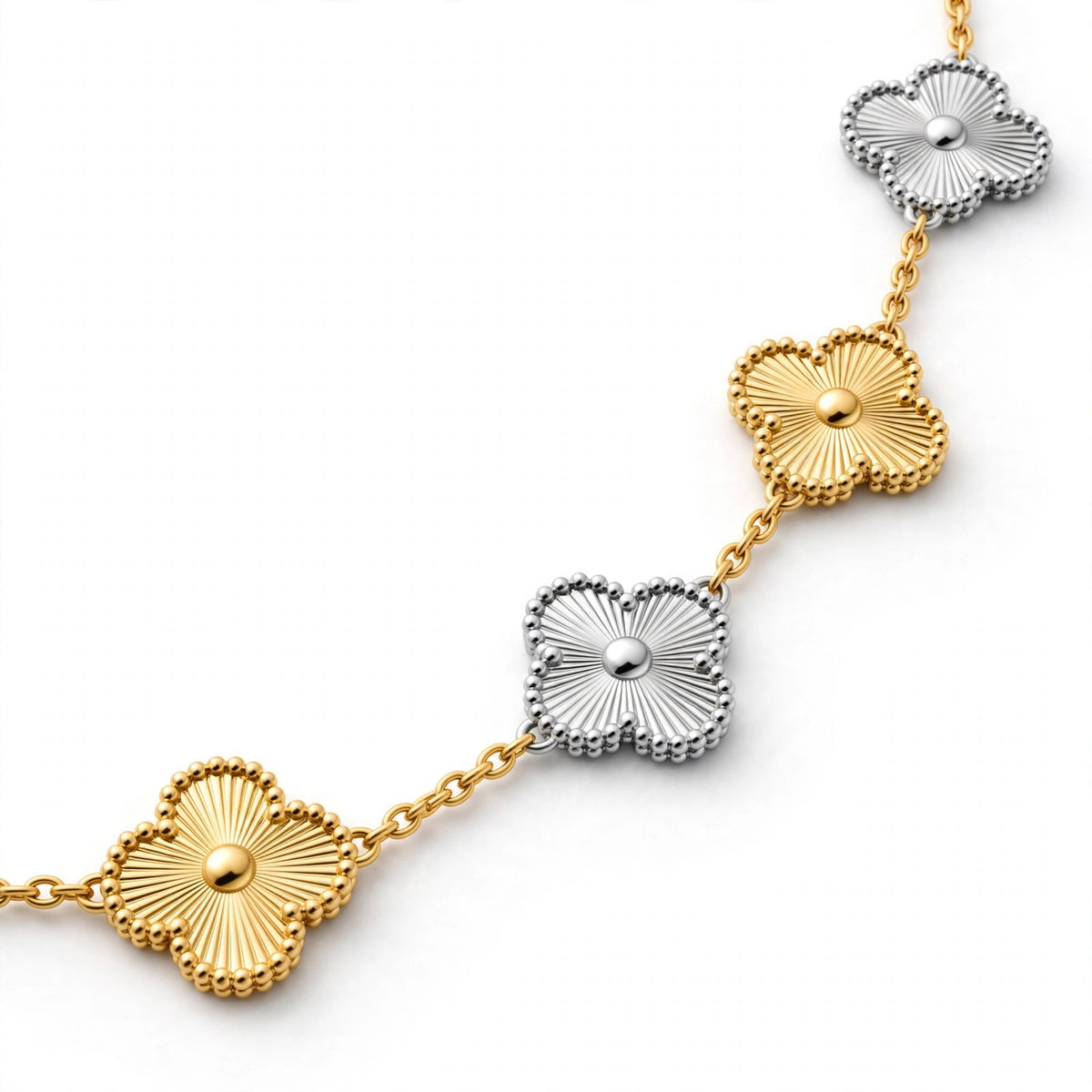 Mini Clover Necklace – Delicate Luxury Edition